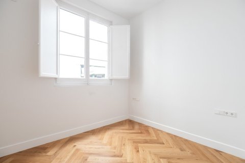Apartamento de 3 dormitorios en venta en Barcelona, Cataluña, Spain № 1510 - foto 18