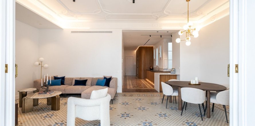 Apartamento de 3 dormitorios en venta en Barcelona, Cataluña, Spain № 1510