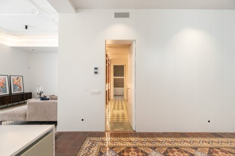 Apartamento de 3 dormitorios en venta en Barcelona, Cataluña, Spain № 1510 - foto 22