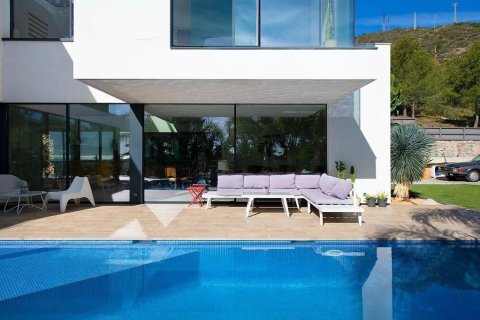 Сasa de 6 dormitorios en venta en Castelldefels, Barcelona, Cataluña, Spain № 1513 - foto 4