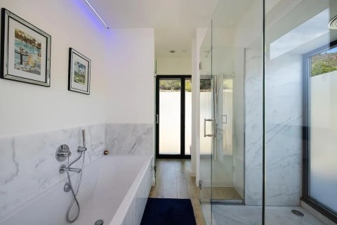 Сasa de 6 dormitorios en venta en Castelldefels, Barcelona, Cataluña, Spain № 1513 - foto 25