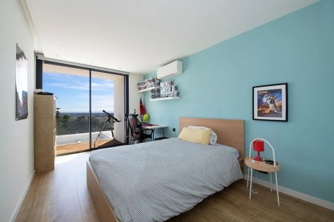 Сasa de 6 dormitorios en venta en Castelldefels, Barcelona, Cataluña, Spain № 1513 - foto 27