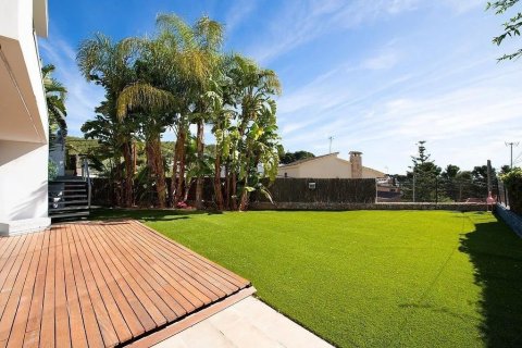 Сasa de 6 dormitorios en venta en Castelldefels, Barcelona, Cataluña, Spain № 1513 - foto 5