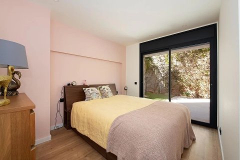 Сasa de 6 dormitorios en venta en Castelldefels, Barcelona, Cataluña, Spain № 1513 - foto 16