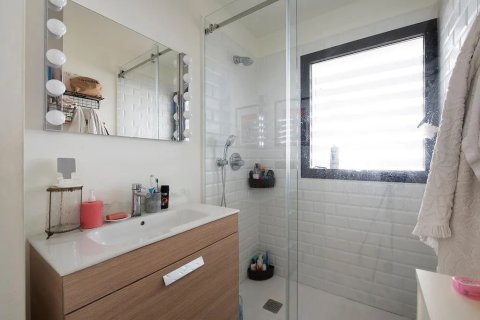 Сasa de 6 dormitorios en venta en Castelldefels, Barcelona, Cataluña, Spain № 1513 - foto 30