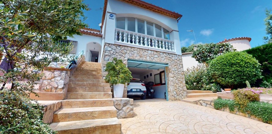 Сasa de 5 dormitorios en venta en Calonge, Gerona, Cataluña, Spain № 1576
