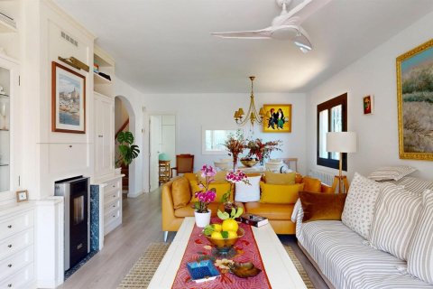 Сasa de 5 dormitorios en venta en Calonge, Gerona, Cataluña, Spain № 1576 - foto 19