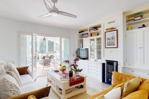 Сasa de 5 dormitorios en venta en Calonge, Gerona, Cataluña, Spain № 1576 - foto 17