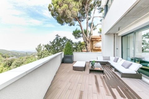 Сasa de 10 dormitorios en alquiler en Barcelona, Cataluña, Spain № 1572 - foto 5