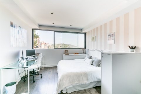 Сasa de 10 dormitorios en alquiler en Barcelona, Cataluña, Spain № 1572 - foto 9