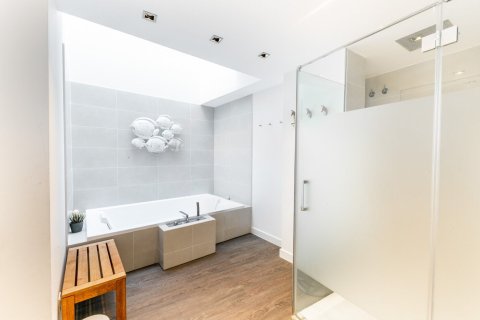 Сasa de 10 dormitorios en alquiler en Barcelona, Cataluña, Spain № 1572 - foto 12