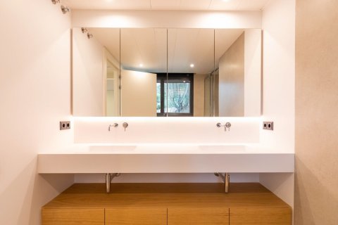 Сasa de 5 dormitorios en alquiler en Barcelona, Cataluña, Spain № 1575 - foto 5