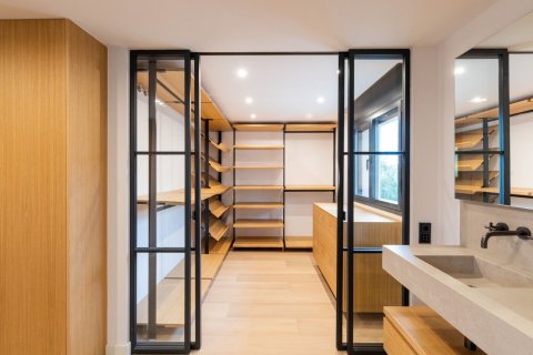 Сasa de 5 dormitorios en alquiler en Barcelona, Cataluña, Spain № 1575 - foto 3