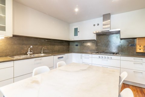 Сasa de 6 dormitorios en alquiler en Barcelona, Cataluña, Spain № 1571 - foto 10