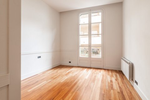 Сasa de 6 dormitorios en alquiler en Barcelona, Cataluña, Spain № 1571 - foto 13