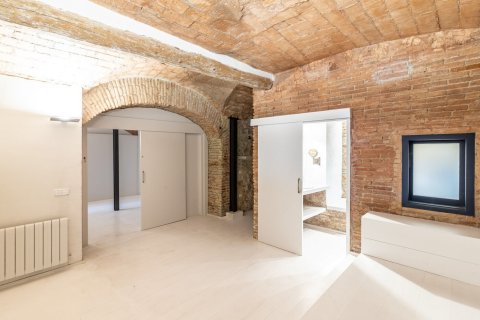 Сasa de 6 dormitorios en alquiler en Barcelona, Cataluña, Spain № 1571 - foto 11