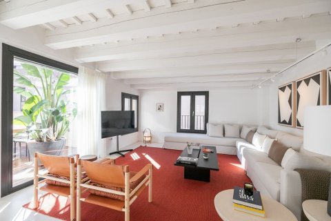 Apartamento de 3 dormitorios en alquiler en Barcelona, Cataluña, Spain № 1573