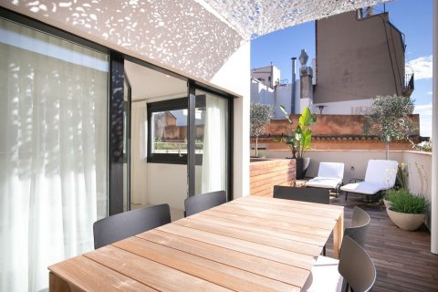 Apartamento de 3 dormitorios en alquiler en Barcelona, Cataluña, Spain № 1573 - foto 7