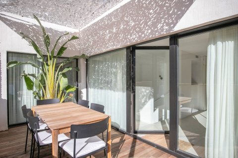Apartamento de 3 dormitorios en alquiler en Barcelona, Cataluña, Spain № 1573 - foto 8