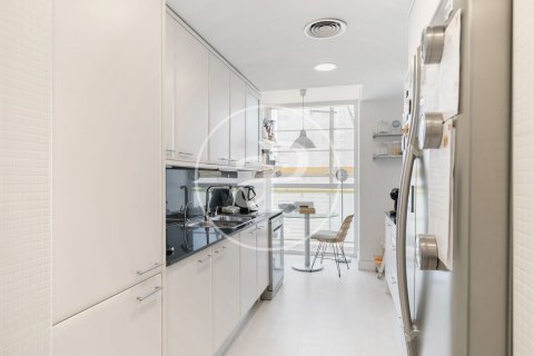 Apartamento de 4 dormitorios en venta en Sant Martí, Barcelona, Cataluña, Spain № 2434 - foto 11