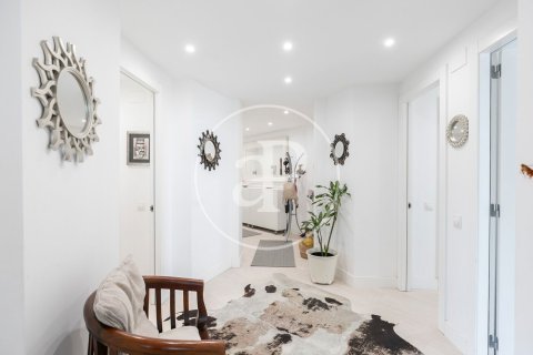 Apartamento de 4 dormitorios en venta en Sant Martí, Barcelona, Cataluña, Spain № 2434 - foto 29