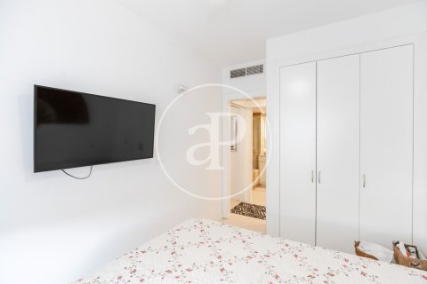 Apartamento de 4 dormitorios en venta en Sant Martí, Barcelona, Cataluña, Spain № 2434 - foto 19