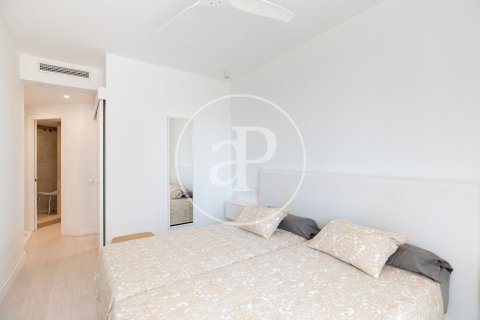 Apartamento de 4 dormitorios en venta en Sant Martí, Barcelona, Cataluña, Spain № 2434 - foto 25