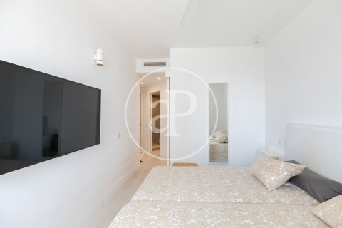 Apartamento de 4 dormitorios en venta en Sant Martí, Barcelona, Cataluña, Spain № 2434 - foto 26