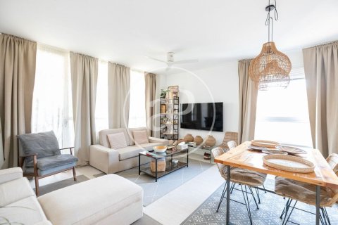 Apartamento de 4 dormitorios en venta en Sant Martí, Barcelona, Cataluña, Spain № 2435