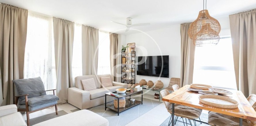 Apartamento de 4 dormitorios en venta en Sant Martí, Barcelona, Cataluña, Spain № 2435