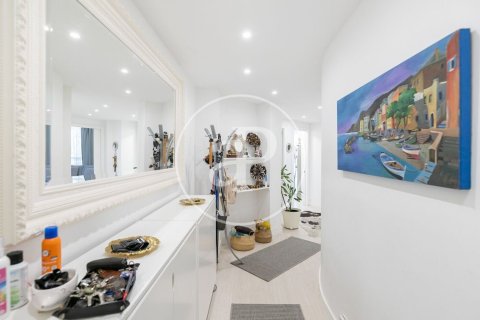 Apartamento de 4 dormitorios en venta en Sant Martí, Barcelona, Cataluña, Spain № 2435 - foto 15
