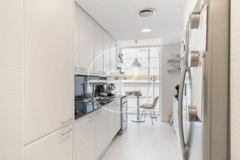 Apartamento de 4 dormitorios en venta en Sant Martí, Barcelona, Cataluña, Spain № 2435 - foto 12