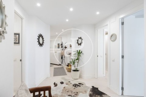 Apartamento de 4 dormitorios en venta en Sant Martí, Barcelona, Cataluña, Spain № 2435 - foto 16