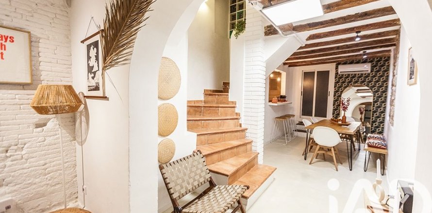 Dúplex de 2 dormitorios en venta en Barcelona, Cataluña, Spain № 7535