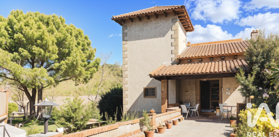 Сasa de 5 dormitorios en venta en Sant Joan de les Abadesses, Gerona, Cataluña, Spain № 7532