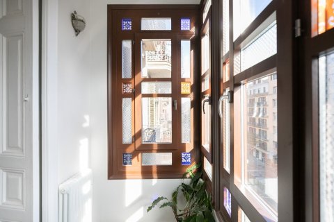 Apartamento de 3 dormitorios en venta en Barcelona, Cataluña, Spain № 1495 - foto 6