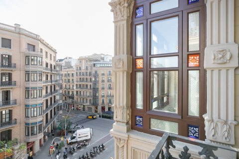 Apartamento de 3 dormitorios en venta en Barcelona, Cataluña, Spain № 1495 - foto 7