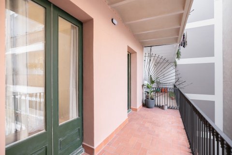 Apartamento de 3 dormitorios en venta en Barcelona, Cataluña, Spain № 1495 - foto 27