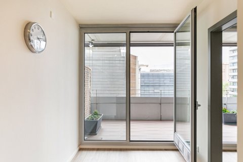 Apartamento de 2 dormitorios en venta en Barcelona, Cataluña, Spain № 1499 - foto 11