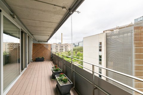 Apartamento de 2 dormitorios en venta en Barcelona, Cataluña, Spain № 1499 - foto 5