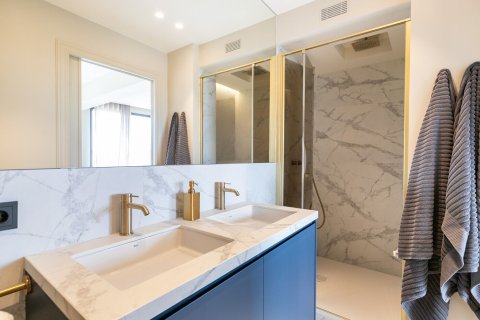Apartamento de 2 dormitorios en venta en Barcelona, Cataluña, Spain № 1496 - foto 18
