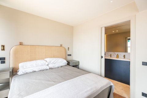 Apartamento de 2 dormitorios en venta en Barcelona, Cataluña, Spain № 1496 - foto 17
