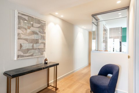 Apartamento de 2 dormitorios en venta en Barcelona, Cataluña, Spain № 1496 - foto 12