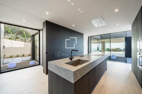 Villa de 4 dormitorios en venta en Teia, Barcelona, Cataluña, Spain № 3877 - foto 14