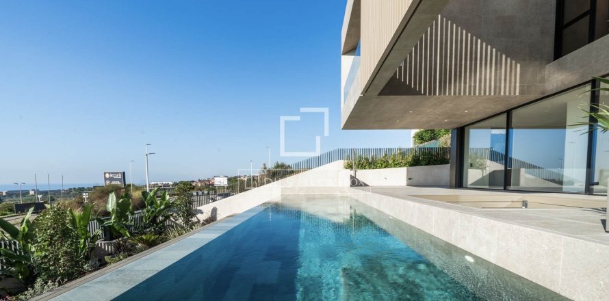 Villa de 4 dormitorios en venta en Teia, Barcelona, Cataluña, Spain № 3877