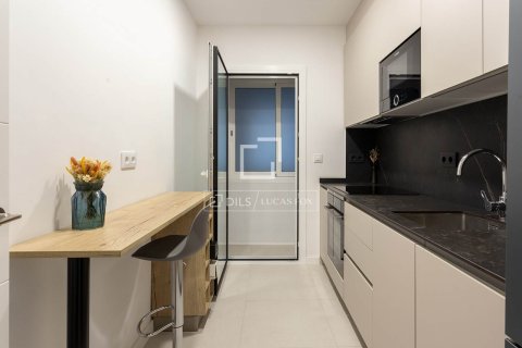Apartamento de 3 dormitorios en venta en Barcelona, Cataluña, Spain № 3872 - foto 23