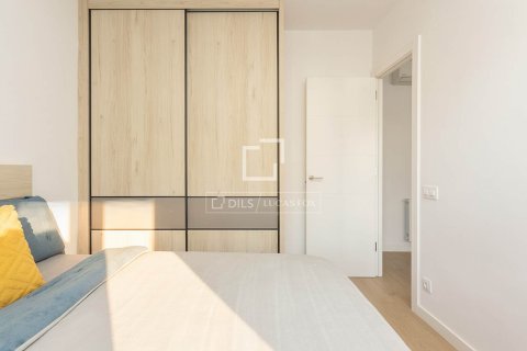 Apartamento de 3 dormitorios en venta en Barcelona, Cataluña, Spain № 3872 - foto 13