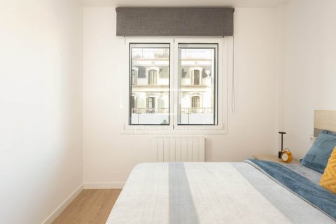 Apartamento de 3 dormitorios en venta en Barcelona, Cataluña, Spain № 3872 - foto 11