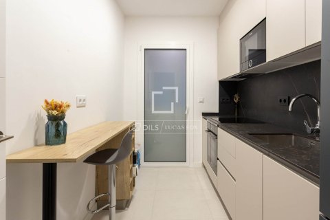 Apartamento de 3 dormitorios en venta en Barcelona, Cataluña, Spain № 3872 - foto 22