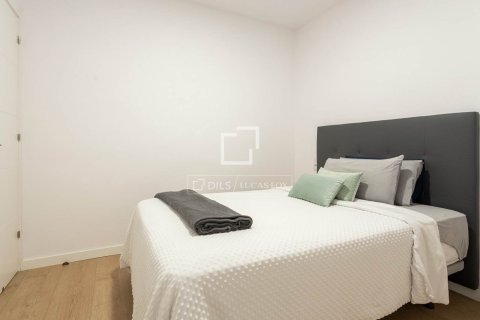 Apartamento de 3 dormitorios en venta en Barcelona, Cataluña, Spain № 3872 - foto 16